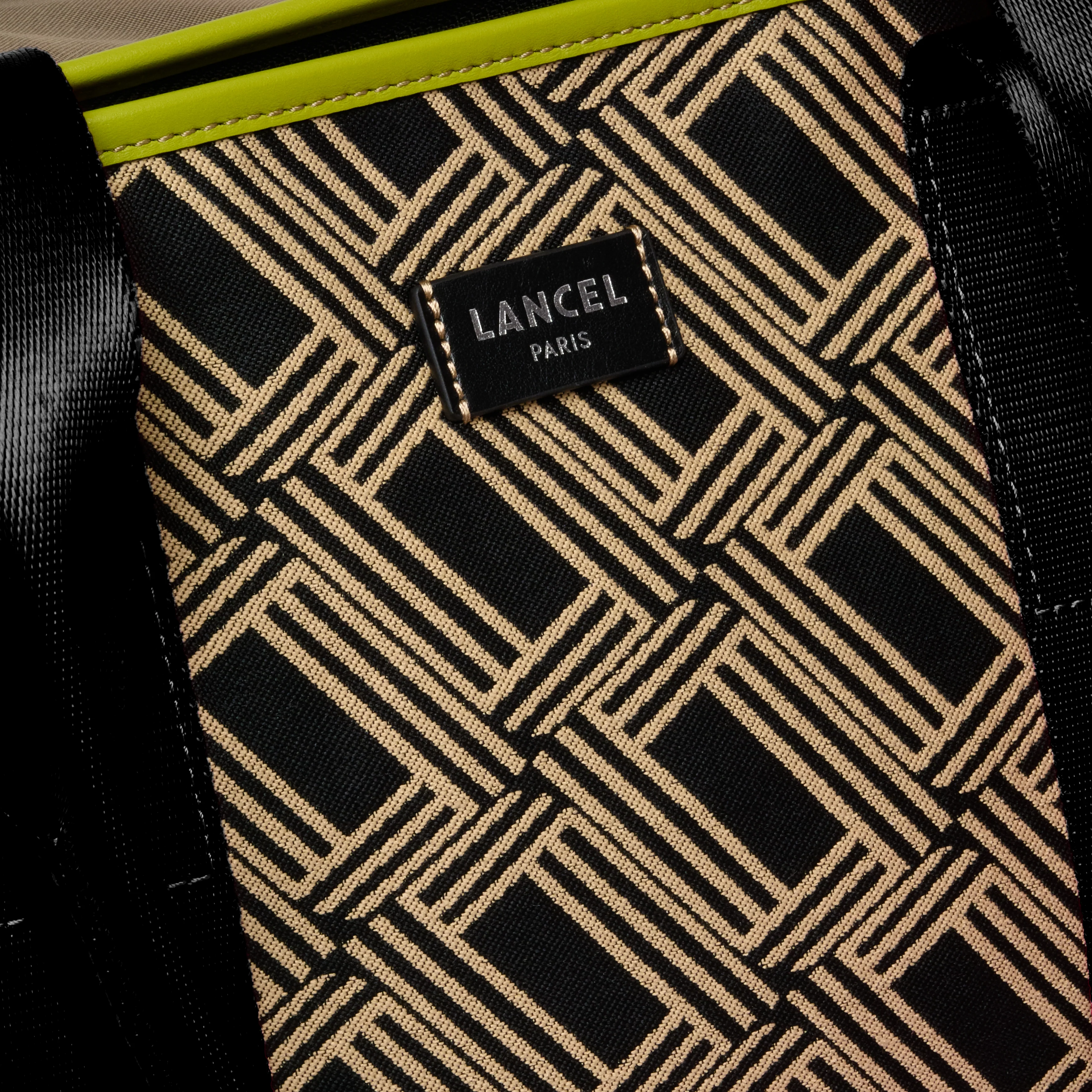 L ZIP TOTE BAG - Image 5