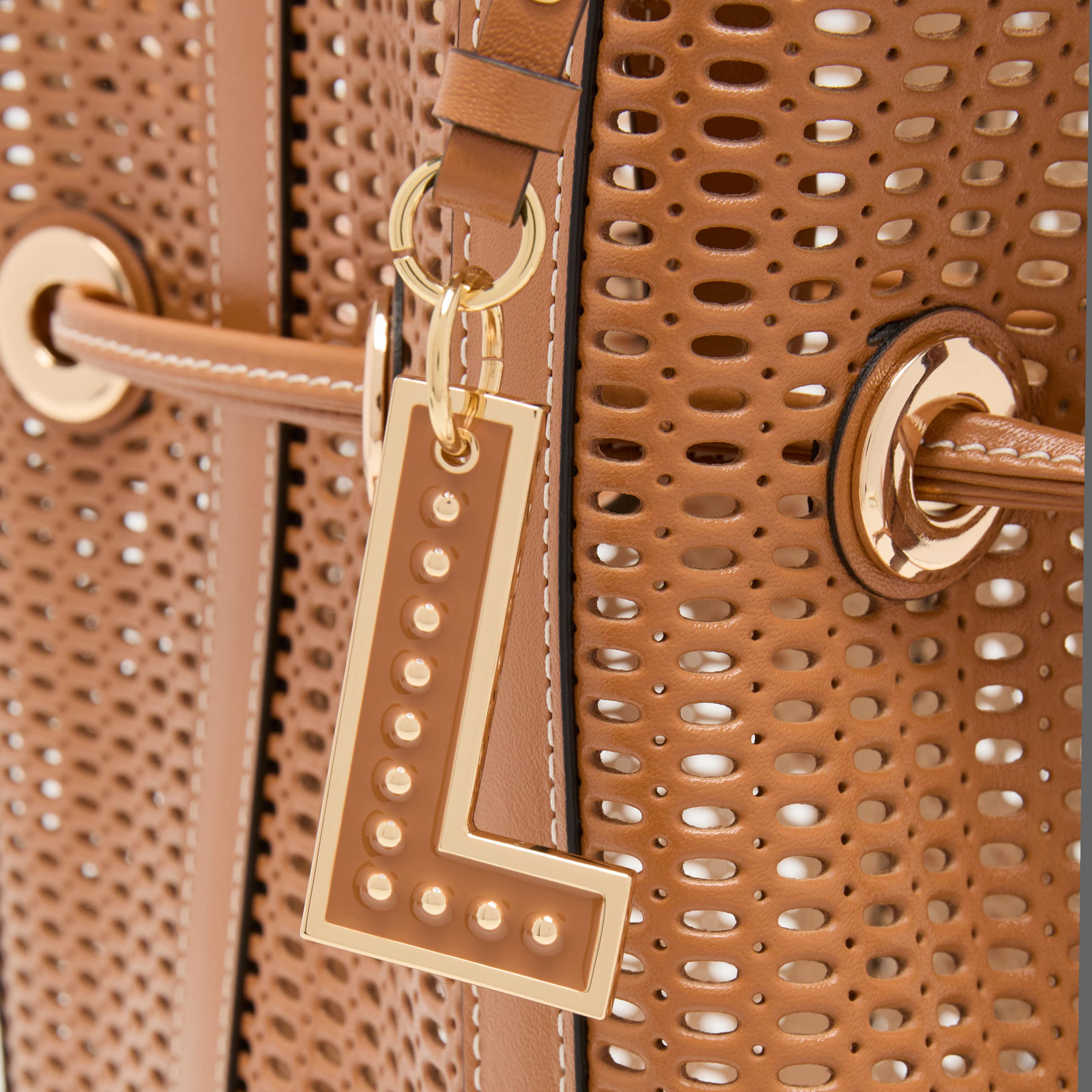 M BUCKET BAG - Image 6