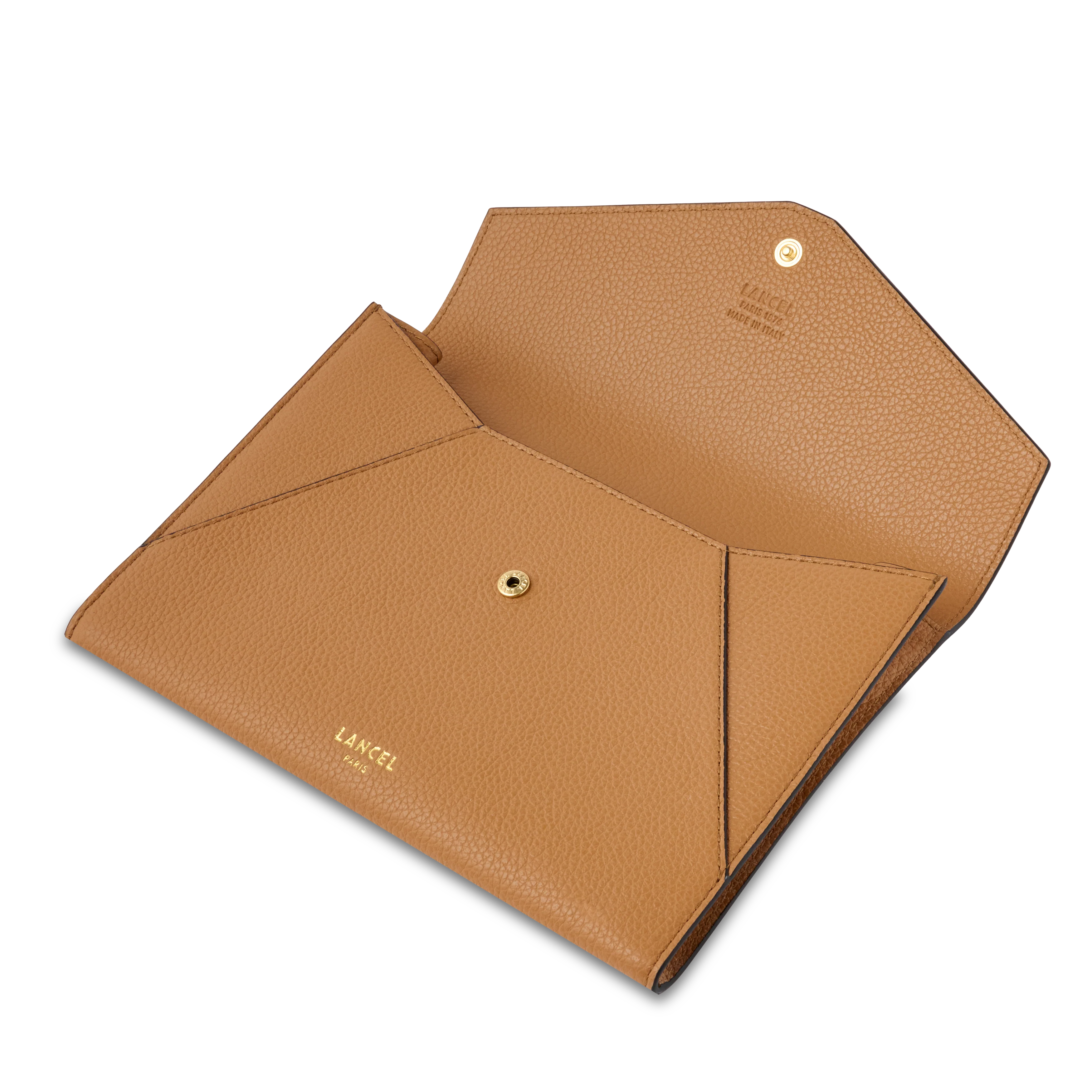 M FLAP POUCH WITH REMOVABLE WRISTLET - Image 3